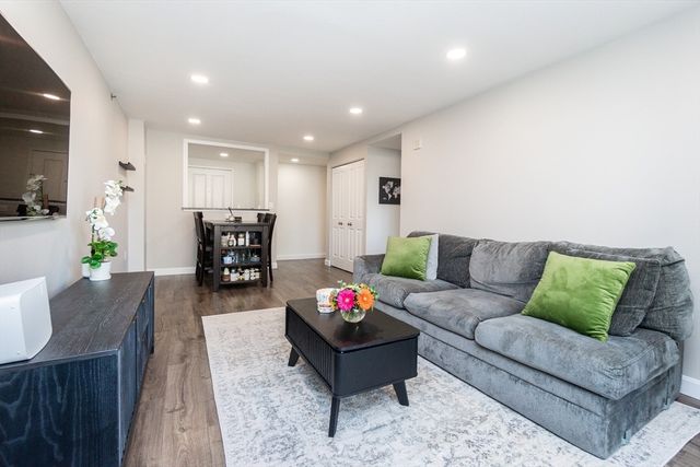 8-12 Museum Way 312, Cambridge, MA 02141