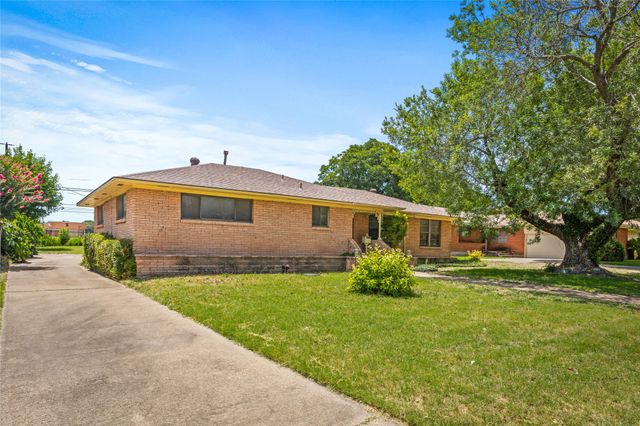 5403 Fox Hill Lane, Dallas, TX 75232
