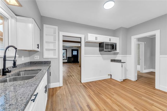 9435 Dorothy Avenue, Garfield Heights, OH 44125