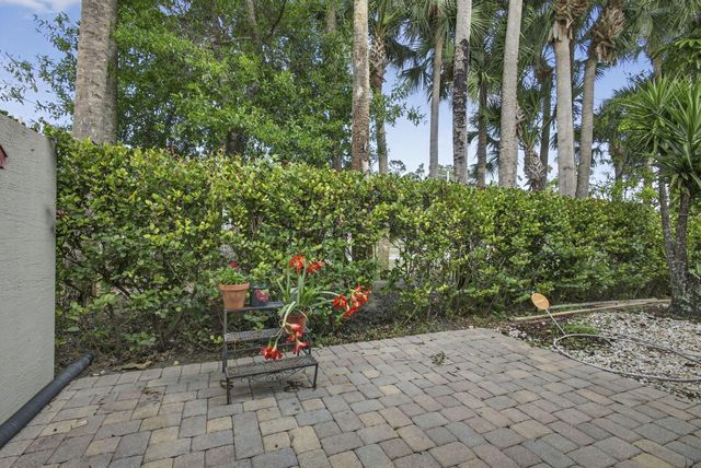 135 Atwell Drive, West Palm Beach, FL 33411