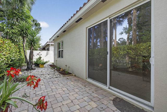 135 Atwell Drive, West Palm Beach, FL 33411