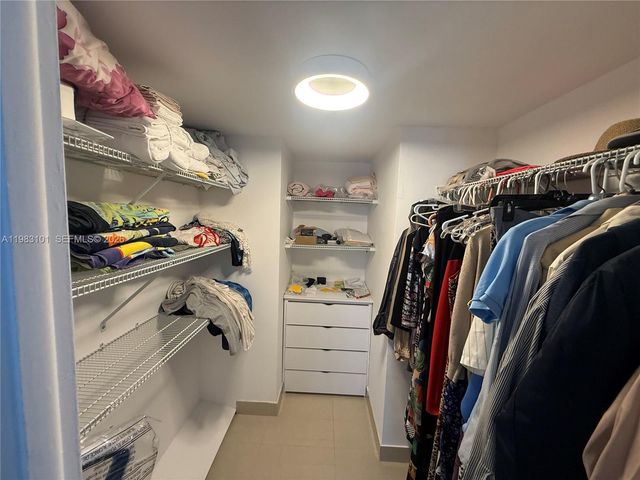 5555 Collins Ave 17A, Miami Beach, FL 33140