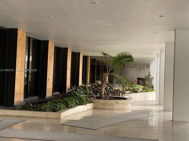 5555 Collins Ave 17A, Miami Beach, FL 33140