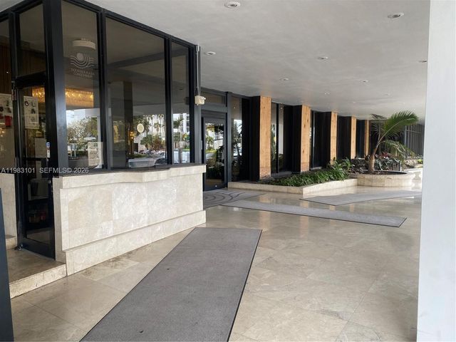 5555 Collins Ave 17A, Miami Beach, FL 33140