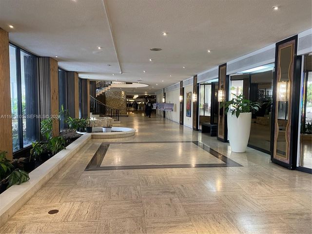 5555 Collins Ave 17A, Miami Beach, FL 33140