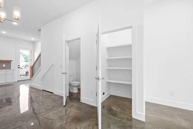 688 Anderson Ln, Madison, TN 37115