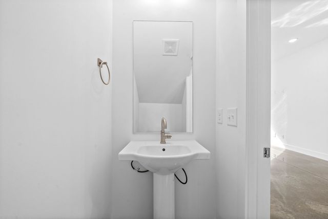 688 Anderson Ln, Madison, TN 37115