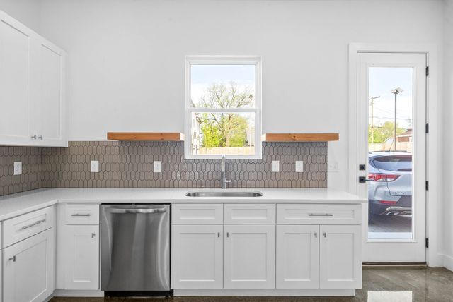 688 Anderson Ln, Madison, TN 37115