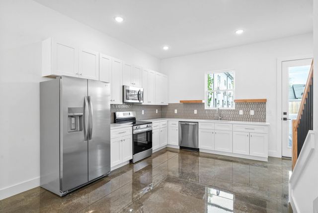 688 Anderson Ln, Madison, TN 37115