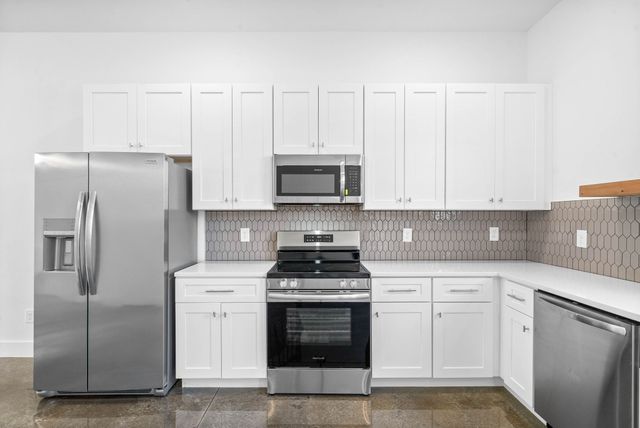 688 Anderson Ln, Madison, TN 37115