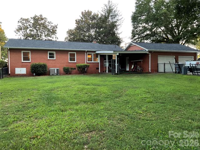 136 Gum Branch Road, Charlotte, NC 28214