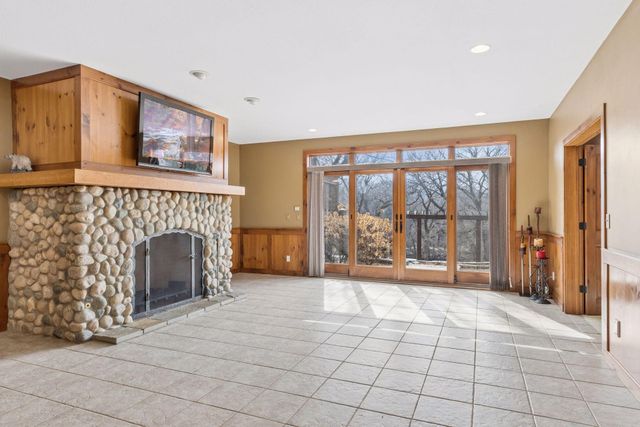 1595 River Shore Drive, Hastings, MN 55033