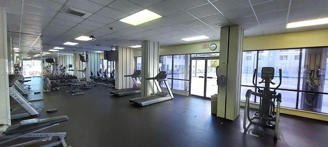 2750 NE 183rd St 1405, Aventura, FL 33160