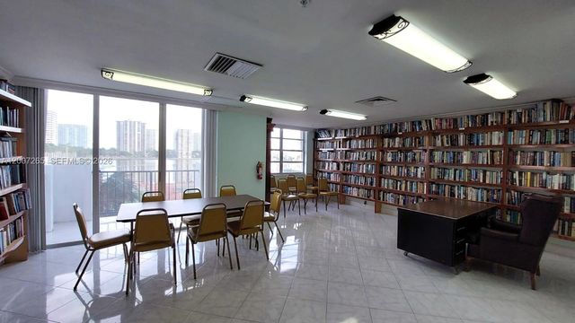 2750 NE 183rd St 1405, Aventura, FL 33160