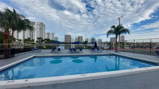 2750 NE 183rd St 1405, Aventura, FL 33160