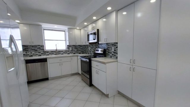 2750 NE 183rd St 1405, Aventura, FL 33160