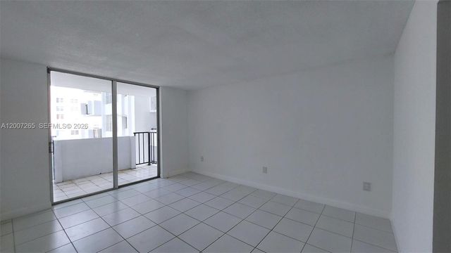 2750 NE 183rd St 1405, Aventura, FL 33160