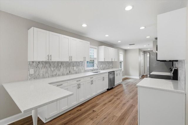 320 W HANCOCK STREET, Lakeland, FL 33803