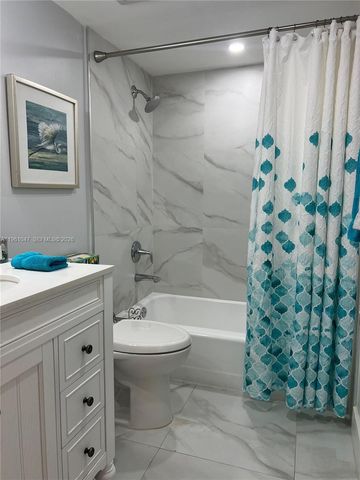 11960 NE 19th Dr 15, North Miami, FL 33181