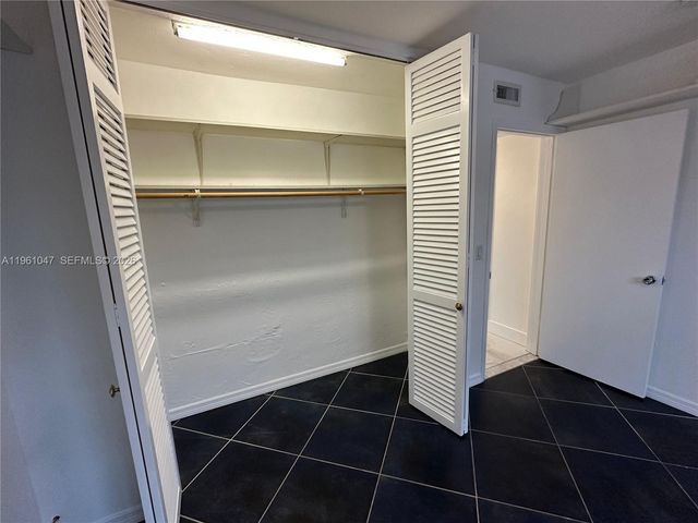 11960 NE 19th Dr 15, North Miami, FL 33181