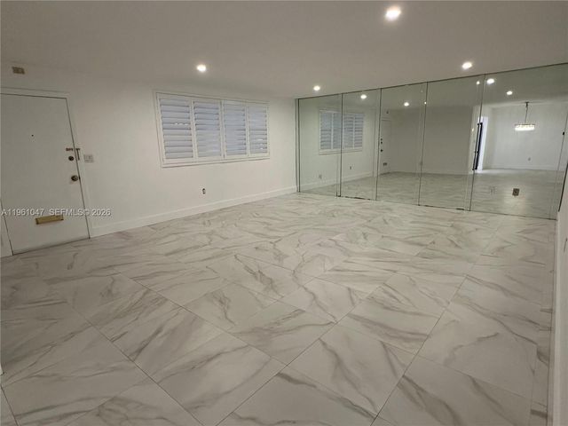 11960 NE 19th Dr 15, North Miami, FL 33181