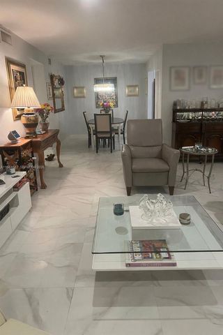 11960 NE 19th Dr 15, North Miami, FL 33181