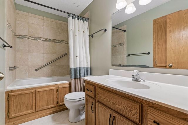 1886 Waterford Lane, Chaska, MN 55318