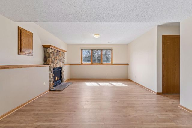 1886 Waterford Lane, Chaska, MN 55318