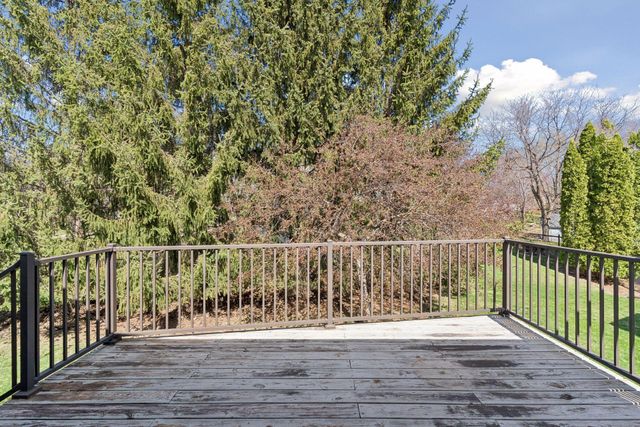 1886 Waterford Lane, Chaska, MN 55318