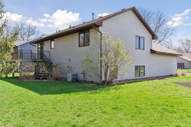 1886 Waterford Lane, Chaska, MN 55318