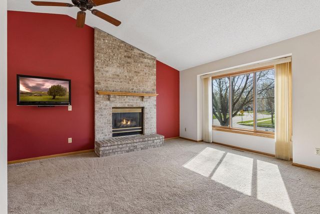 1886 Waterford Lane, Chaska, MN 55318