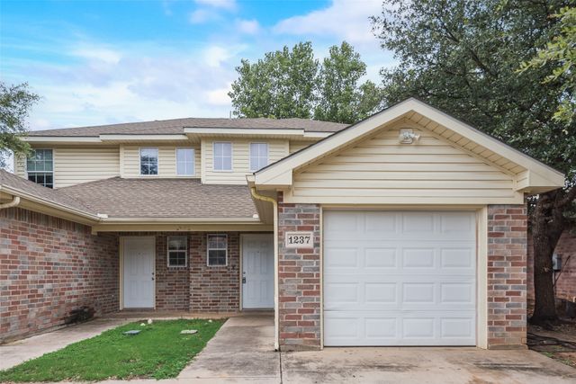 1233 & 1237 Village Garden Drive, Azle, TX 76020