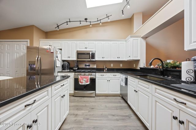 2204 Parkside Place, Indian Harbour Beach, FL 32937