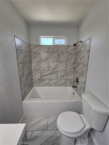 712 E Whittier, Hemet, CA 92543