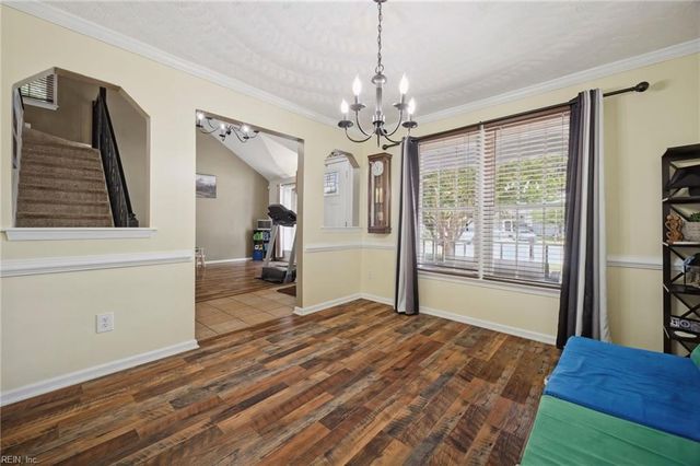 11 Pin Oak CT, Hampton, VA 23666