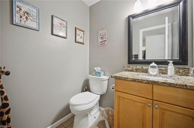 11 Pin Oak CT, Hampton, VA 23666