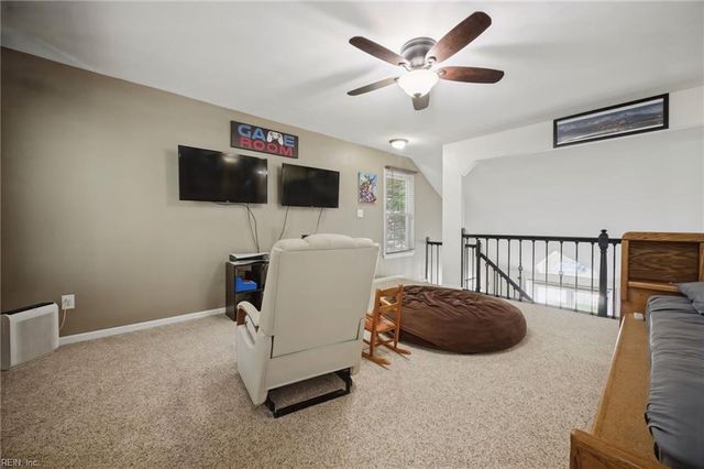11 Pin Oak CT, Hampton, VA 23666