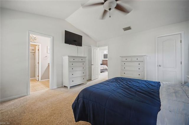 11 Pin Oak CT, Hampton, VA 23666