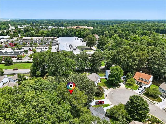 11 Pin Oak CT, Hampton, VA 23666