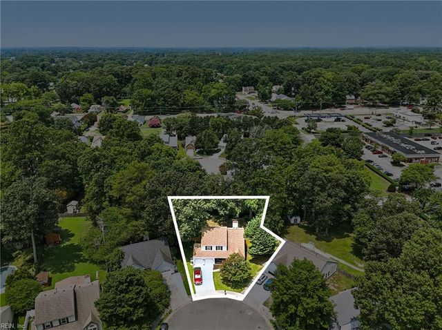 11 Pin Oak CT, Hampton, VA 23666