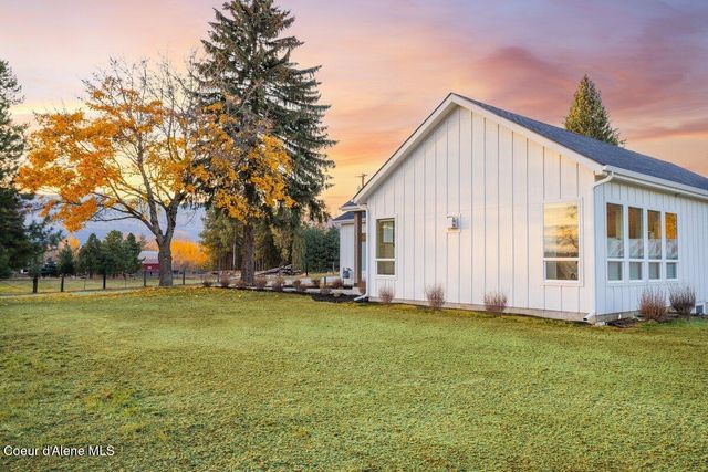 2685 Selle Rd, Sandpoint, ID 83864