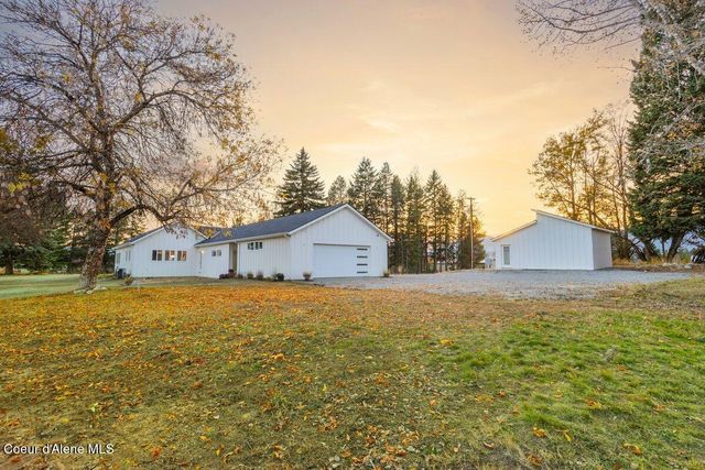 2685 Selle Rd, Sandpoint, ID 83864