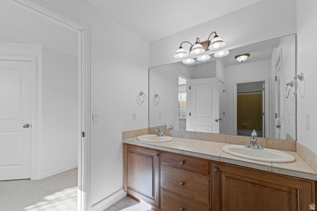 186 N MOUNTAIN VISTAS RD, Kaysville, UT 84037