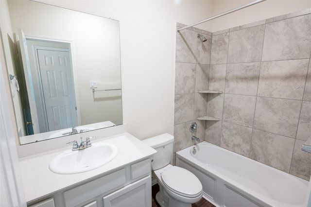 216 N Lynx Trail, Montgomery, TX 77316