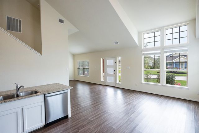 216 N Lynx Trail, Montgomery, TX 77316