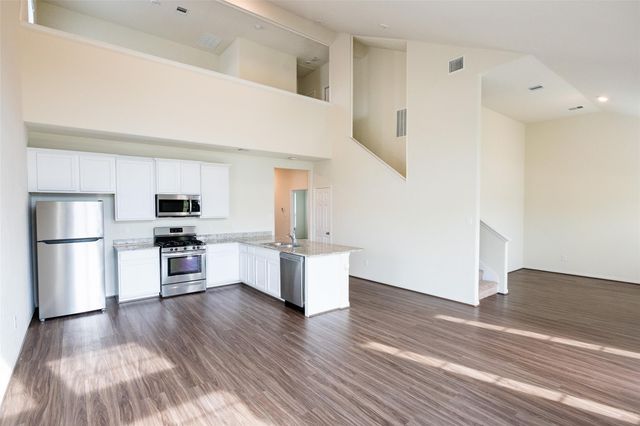 216 N Lynx Trail, Montgomery, TX 77316