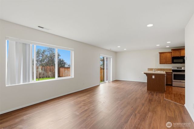 4244 E Roosevelt Avenue, Tacoma, WA 98404