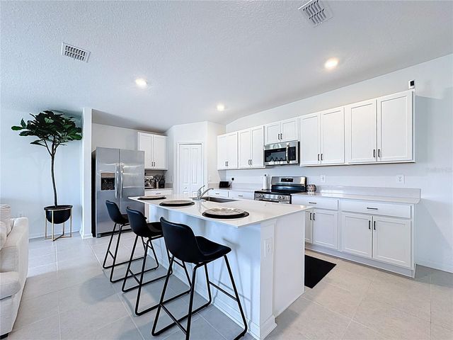 5023 BARNET DRIVE, Davenport, FL 33837