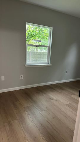 901 N Blanche Street, Terrell, TX 75160