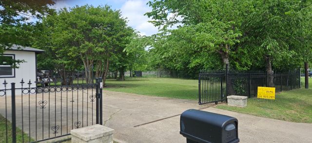 901 N Blanche Street, Terrell, TX 75160
